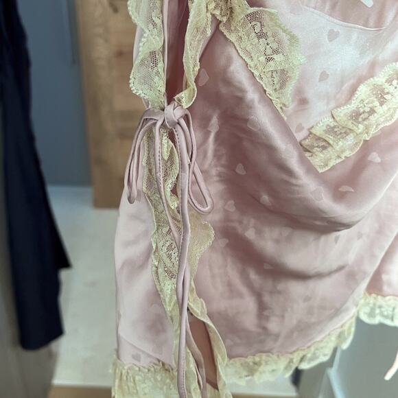 Rumored Pink and Cream Lace Trim Cami Top - Picture 4 of 10